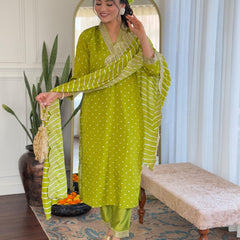 Women's Bandhani Print Embroidered Kurta Pant Set With Muslin Dupatta