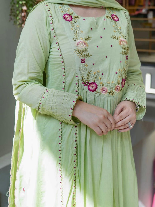 Women's Chanderi Silk Embroidered Kurta Pant Set With Organza Dupatta