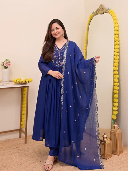 Women's Chanderi Silk Embroidered Kurta Pant Set With Chanderi Dupatta