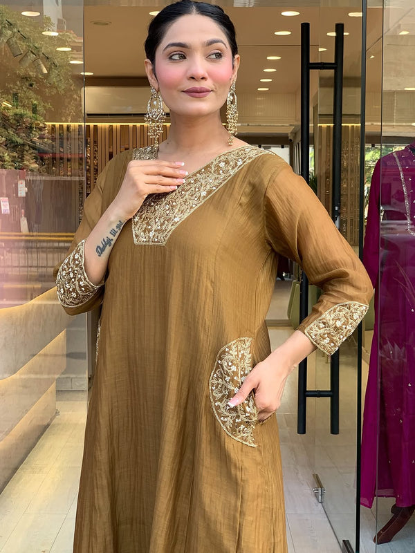 Gold Parampara Kurta Pant Set With Jacquard Dupatta