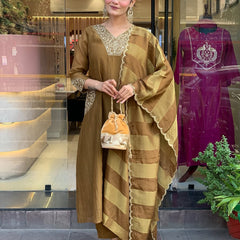 Gold Parampara Kurta Pant Set With Jacquard Dupatta