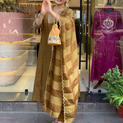 Gold Parampara Kurta Pant Set With Jacquard Dupatta