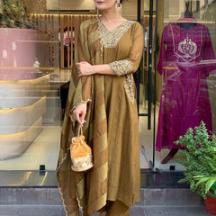 Gold Parampara Kurta Pant Set With Jacquard Dupatta