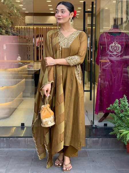 Gold Parampara Kurta Pant Set With Jacquard Dupatta