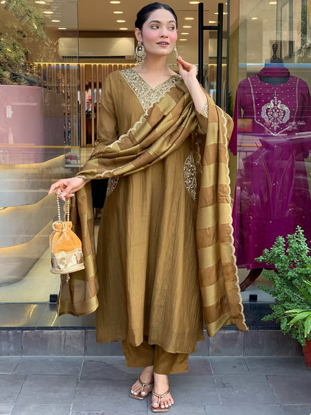 Gold Parampara Kurta Pant Set With Jacquard Dupatta