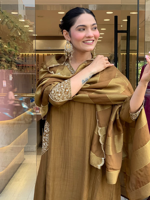 Gold Parampara Kurta Pant Set With Jacquard Dupatta