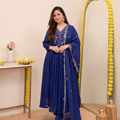 Women's Chanderi Silk Embroidered Kurta Pant Set With Chanderi Dupatta