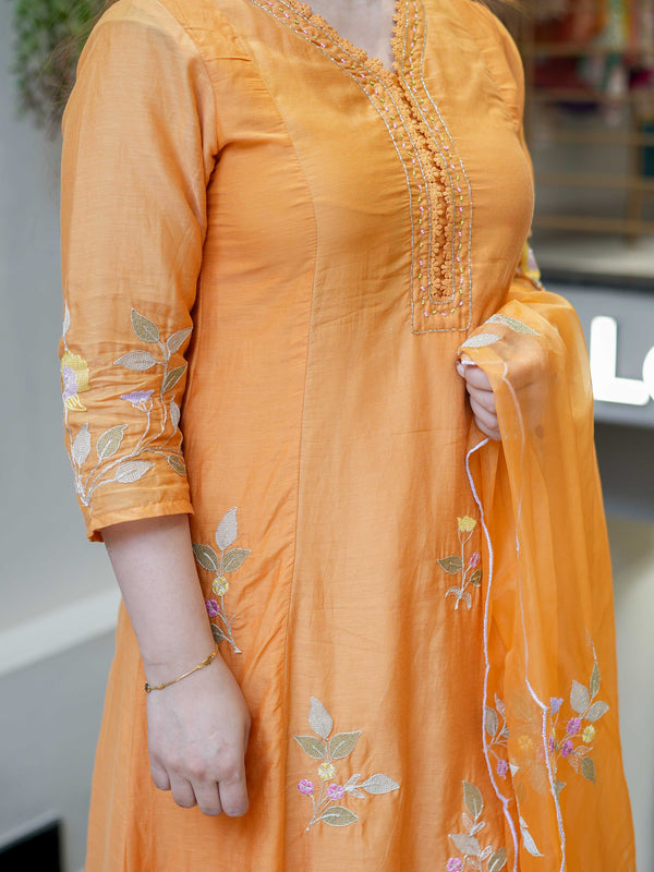 Women's Muslin Embroidered Kurta with Pant & Organza Dupatta Set