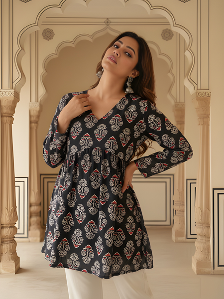 Women’s Black Rayon Printed Fancy Tunic Top