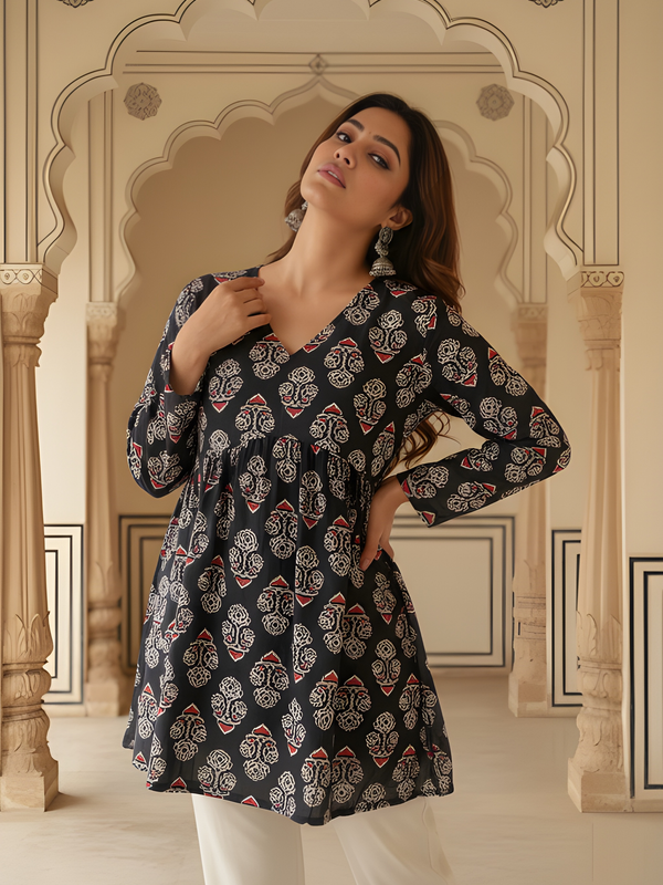 Women’s Black Rayon Printed Fancy Tunic Top