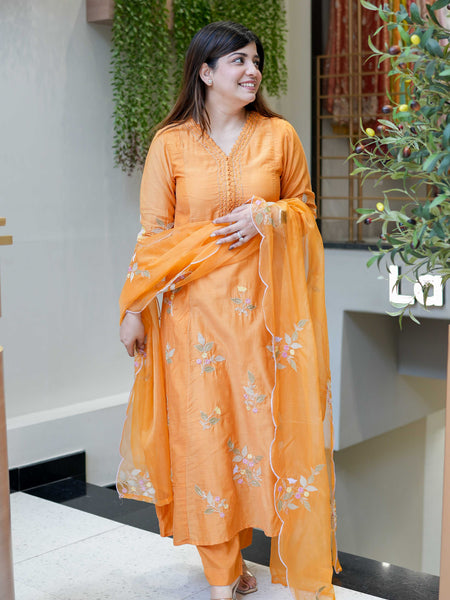 Women's Muslin Embroidered Kurta with Pant & Organza Dupatta Set