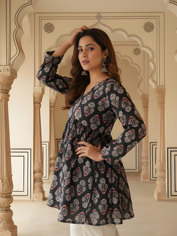 Women’s Black Rayon Printed Fancy Tunic Top