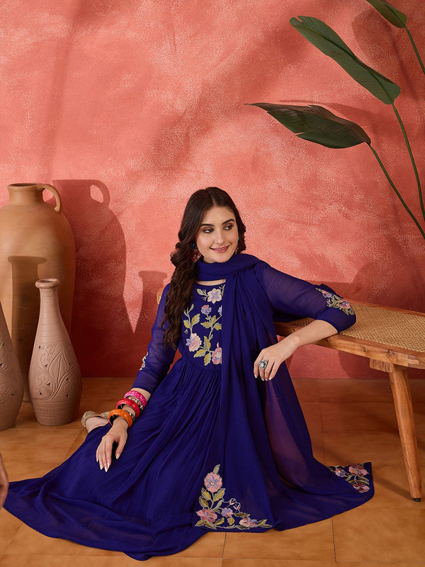 Women's Silk Blend Kurta Pant Set With Silk Blend Dupatta