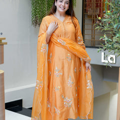 Women's Muslin Embroidered Kurta with Pant & Organza Dupatta Set