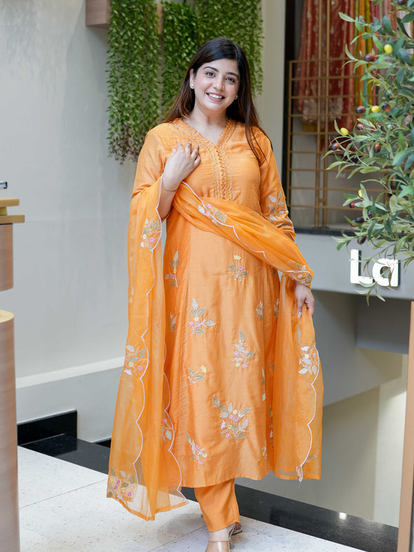 Women's Muslin Embroidered Kurta with Pant & Organza Dupatta Set