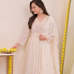 Women's Chanderi Silk Embroidered Kurta Pant Set With Chanderi Dupatta