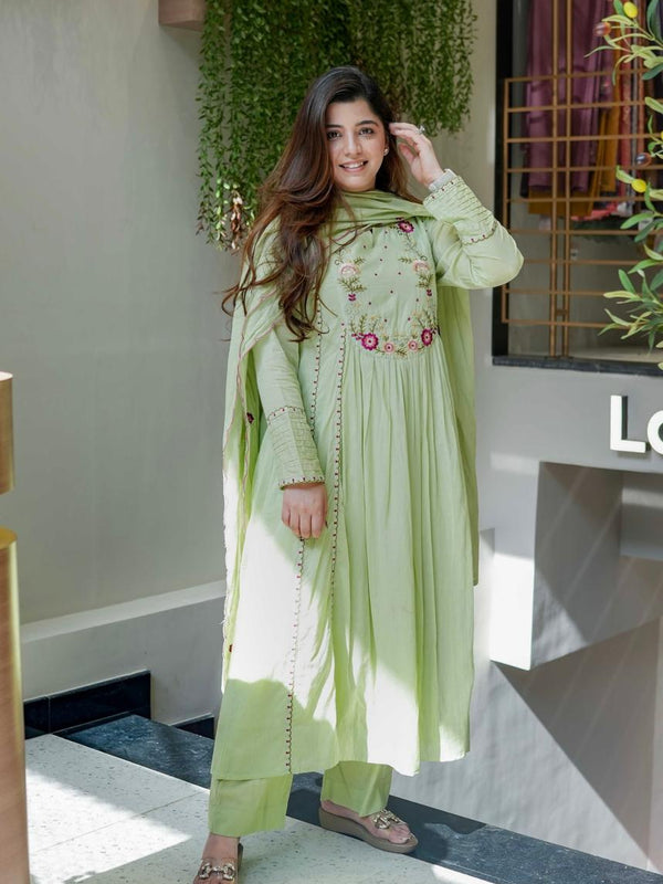 Women's Chanderi Silk Embroidered Kurta Pant Set With Organza Dupatta