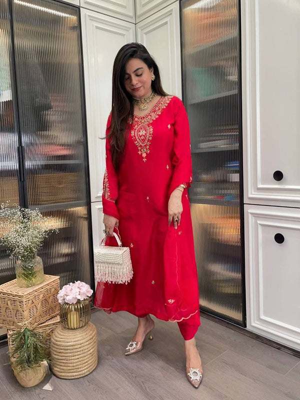 Women’s Red Kurti with Embroidered Organza Dupatta