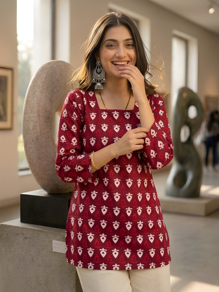 Women’s Maroon Cotton Printed Short Tunic