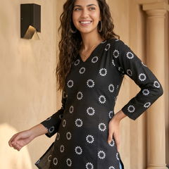 Women’s Black Cotton Printed Straight Short Kurti