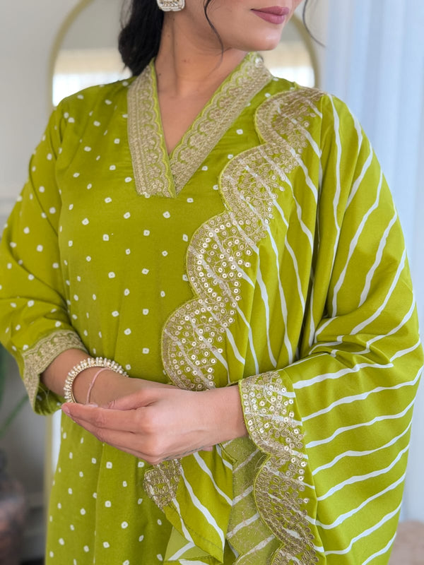 Women's Bandhani Print Embroidered Kurta Pant Set With Muslin Dupatta