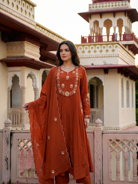 Women's Chanderi Silk Embroidered Kurta Pant Set With Organza Dupatta