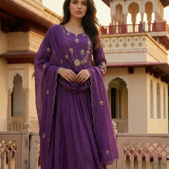 Women's Chanderi Silk Embroidered Kurta Pant Set With Organza Dupatta
