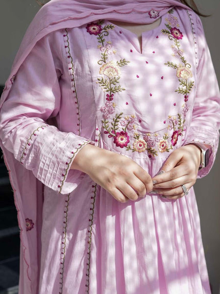 Women's Chanderi Silk Embroidered Kurta Pant Set With Organza Dupatta