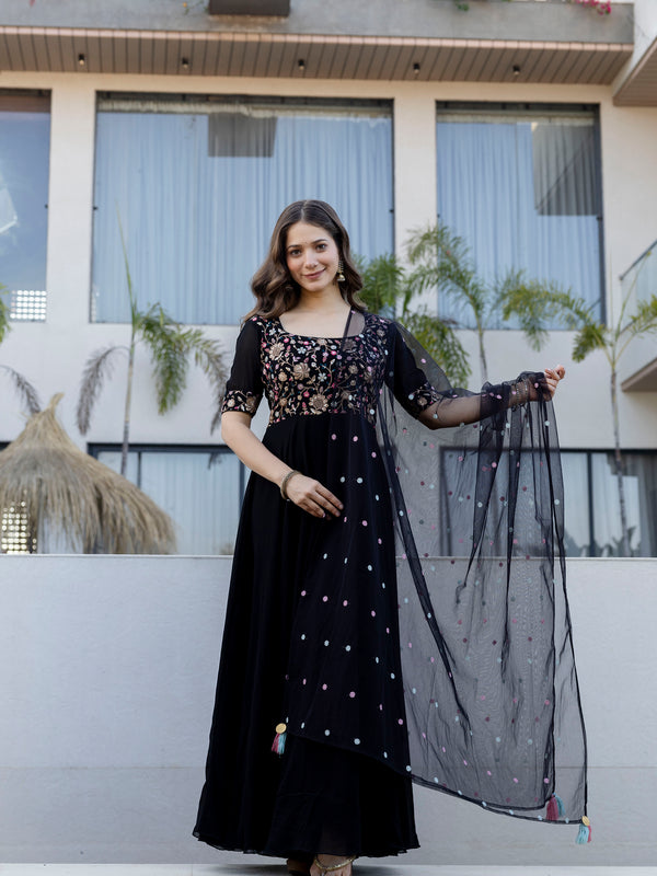 Women’s Fox Fabric Embroidered Kurti with Net Dupatta Set