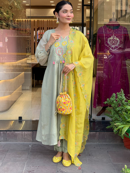 Parampara Silk Kurta Set With Organza Dupatta