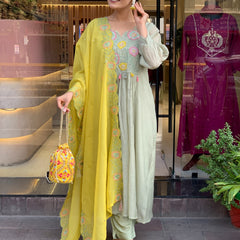 Parampara Silk Kurta Set With Organza Dupatta