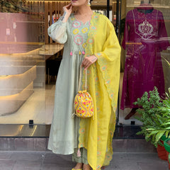 Parampara Silk Kurta Set With Organza Dupatta