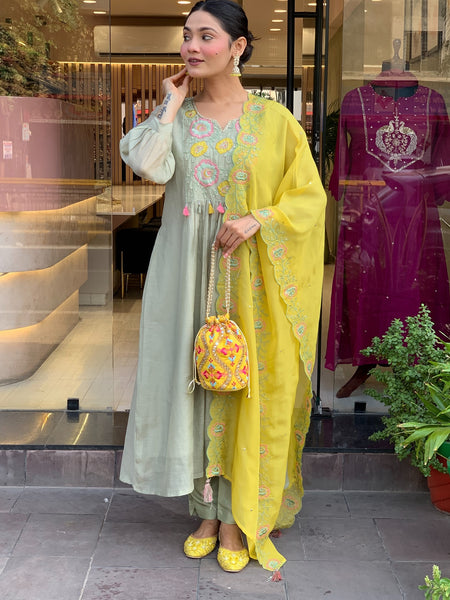 Parampara Silk Kurta Set With Organza Dupatta