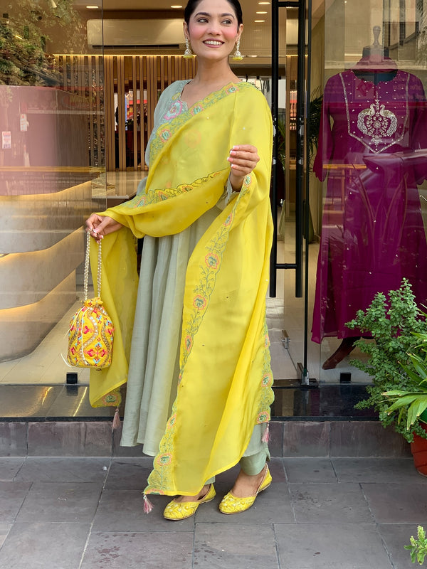 Parampara Silk Kurta Set With Organza Dupatta