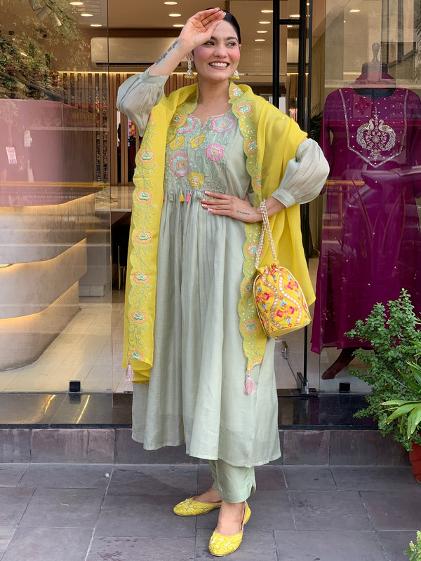 Parampara Silk Kurta Set With Organza Dupatta