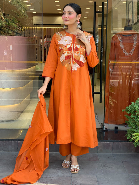 Women's Chanderi Silk Embroidered Kurta Pant Set With Chanderi Dupatta