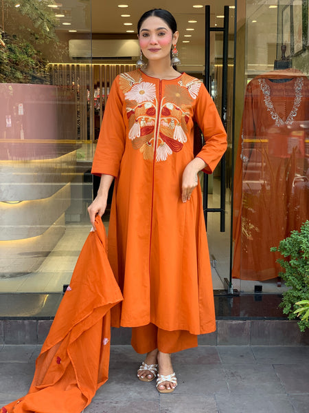 Women's Chanderi Silk Embroidered Kurta Pant Set With Chanderi Dupatta