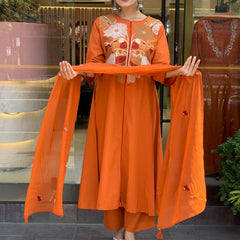 Women's Chanderi Silk Embroidered Kurta Pant Set With Chanderi Dupatta