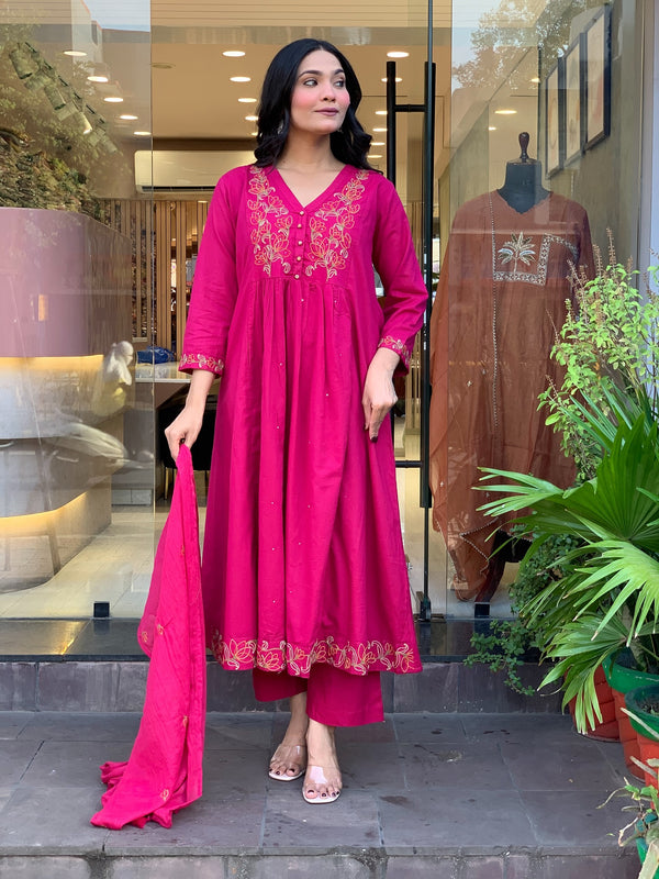 Women's Chanderi Silk Kurta Pant Set With Embroidered Dupatta