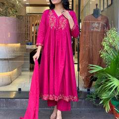 Women's Chanderi Silk Kurta Pant Set With Embroidered Dupatta