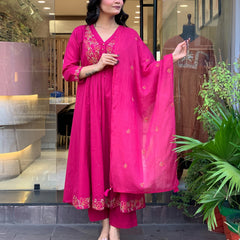 Women's Chanderi Silk Kurta Pant Set With Embroidered Dupatta