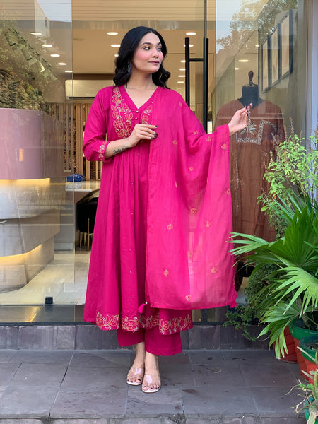 Women's Chanderi Silk Kurta Pant Set With Embroidered Dupatta