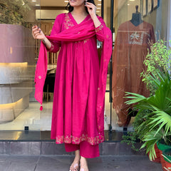 Women's Chanderi Silk Kurta Pant Set With Embroidered Dupatta