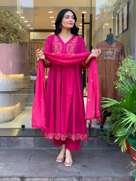 Women's Chanderi Silk Kurta Pant Set With Embroidered Dupatta