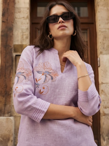 Women’s Lavender Linen Cotton Embroidered Split V-Neck Top