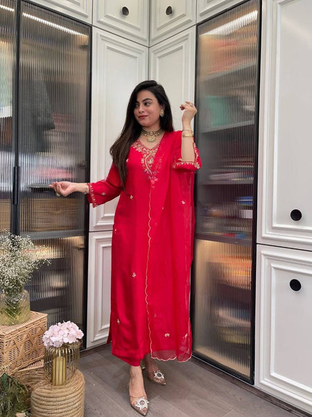 Women’s Red Kurti with Embroidered Organza Dupatta