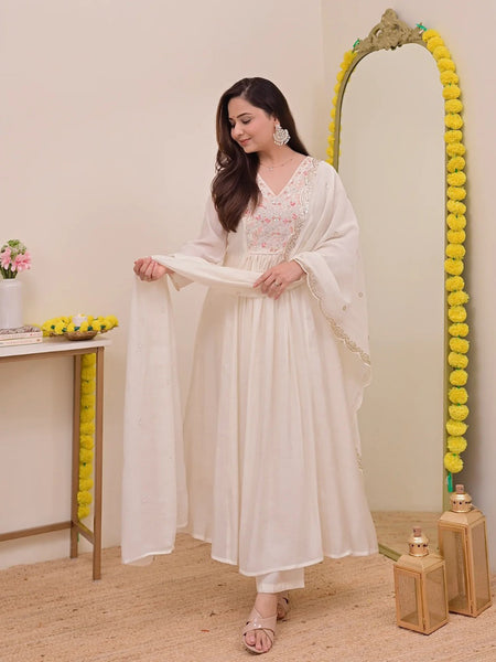 Women's Chanderi Silk Embroidered Kurta Pant Set With Chanderi Dupatta
