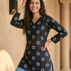 Women’s Black Cotton Printed Straight Short Kurti