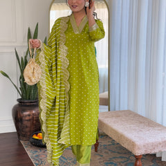 Women's Bandhani Print Embroidered Kurta Pant Set With Muslin Dupatta