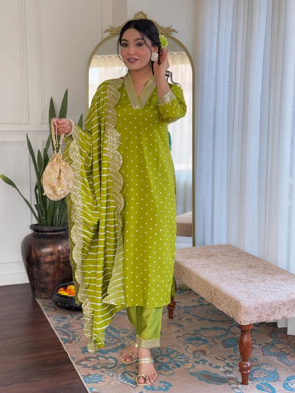 Women's Bandhani Print Embroidered Kurta Pant Set With Muslin Dupatta